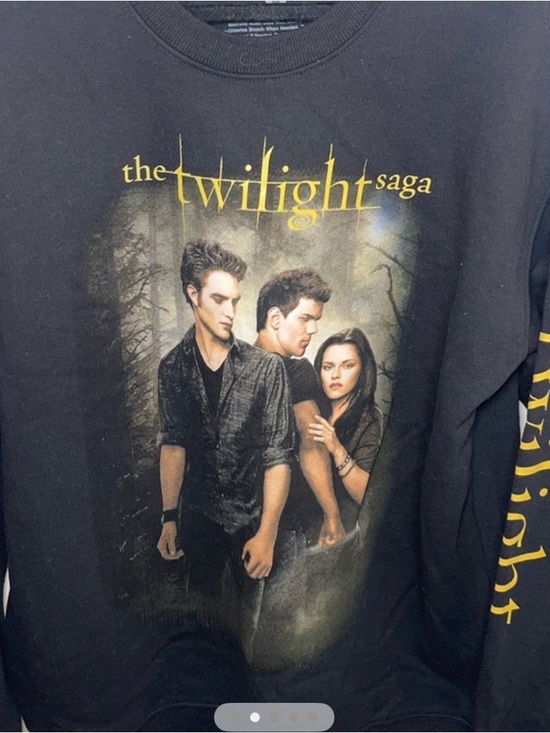 Twilight Tops - PRICE⬇️Twilight Saga Black Graphic Crewneck Sweatshirt